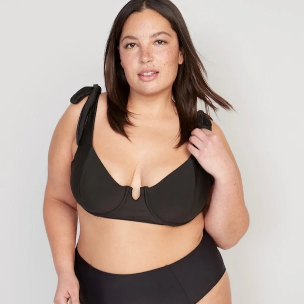 NWT! Black Tie-Shoulder Underwire Bikini Swim Top - Medium 🌻